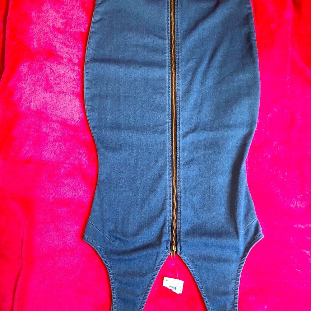 Iris ,Zipper detail, Denim dress. - Picture 6 of 10